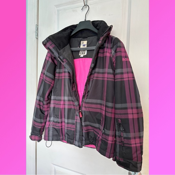 Roxy Ski / Snowboard Suit. Lots of pockets!! Freshly laundered. EUC!! S/F home - Picture 3 of 10